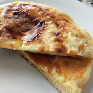 チーズ入りカトメル〜フライパンで焼く平パン